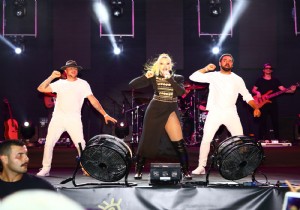 Manavgat Bar Suyu Festivalinde Hadise Rzgar