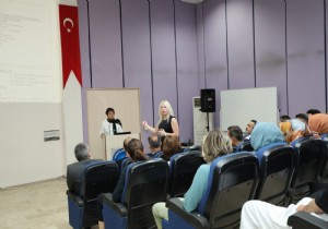 Akdeniz niversitesinde katlmclk ve kent kimlii semineri