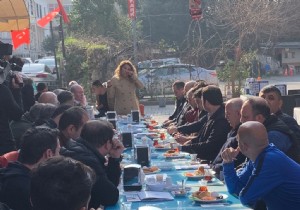 Bakan Aday En Esnafla Kahvaltda Bulutu